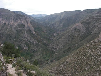 McKittrick_Canyon_view_west_from_The_Notch_2008.jpg